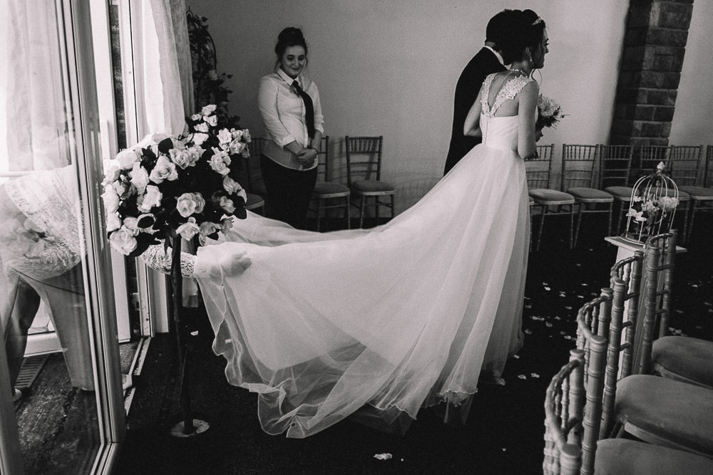 THOMAS ANDREA LAKESIDE VENUE BRIDGEND WEDDING PHOTOGRAPHER 14